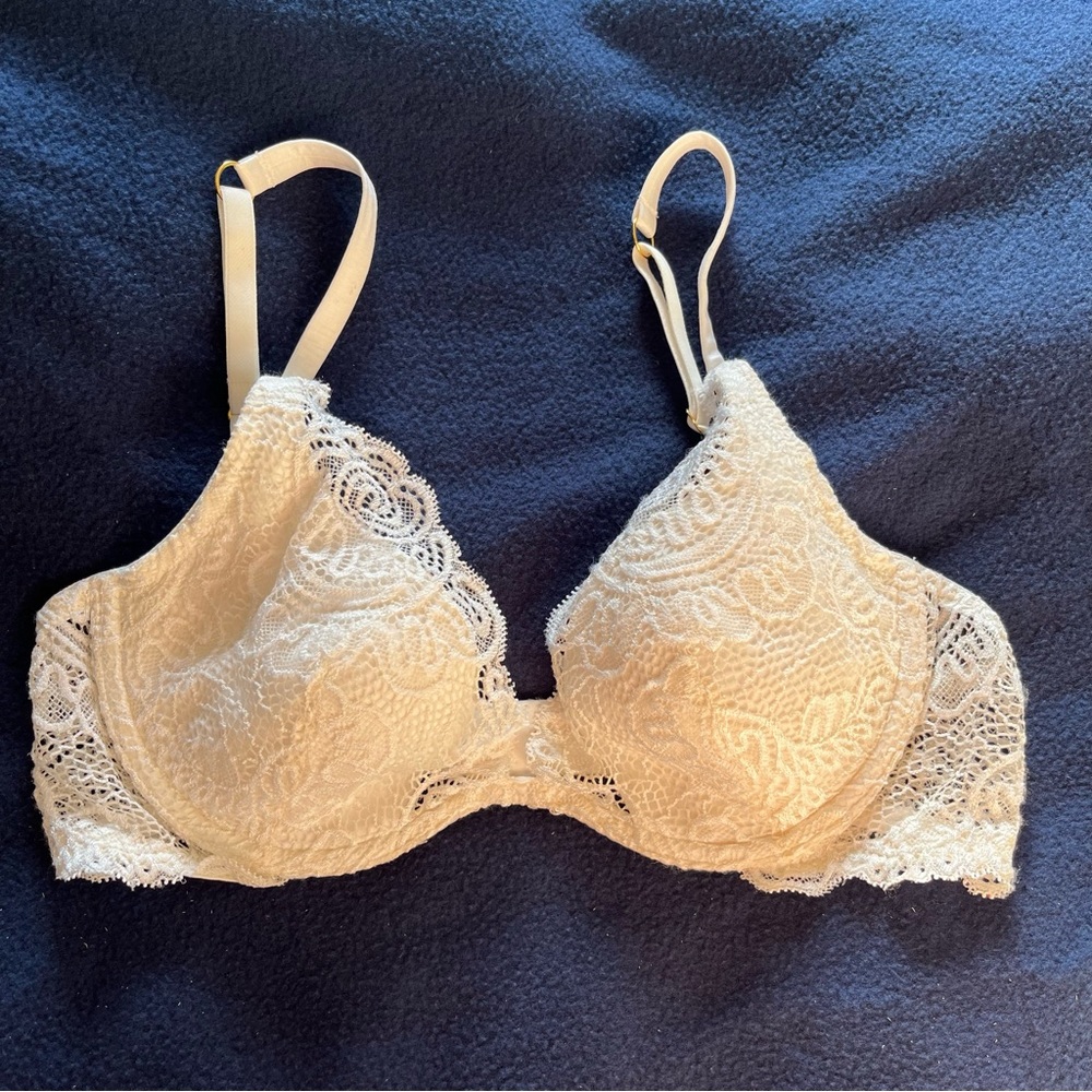 Victoria’s Secret Very Sexy Push Up Without Padding Bra Underwire Lace White 36B